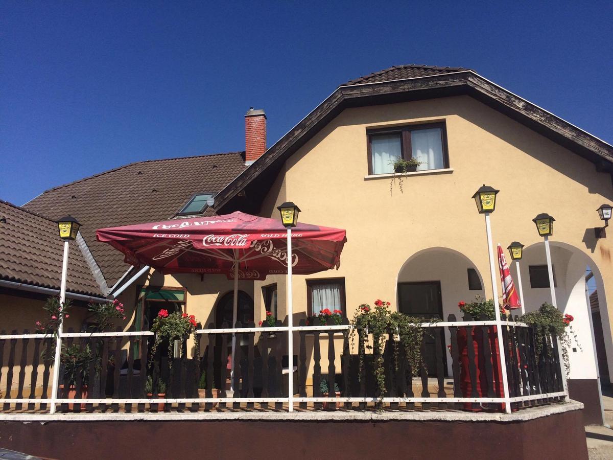 Bed and Breakfast Teke Panzio Кирменд Екстер'єр фото